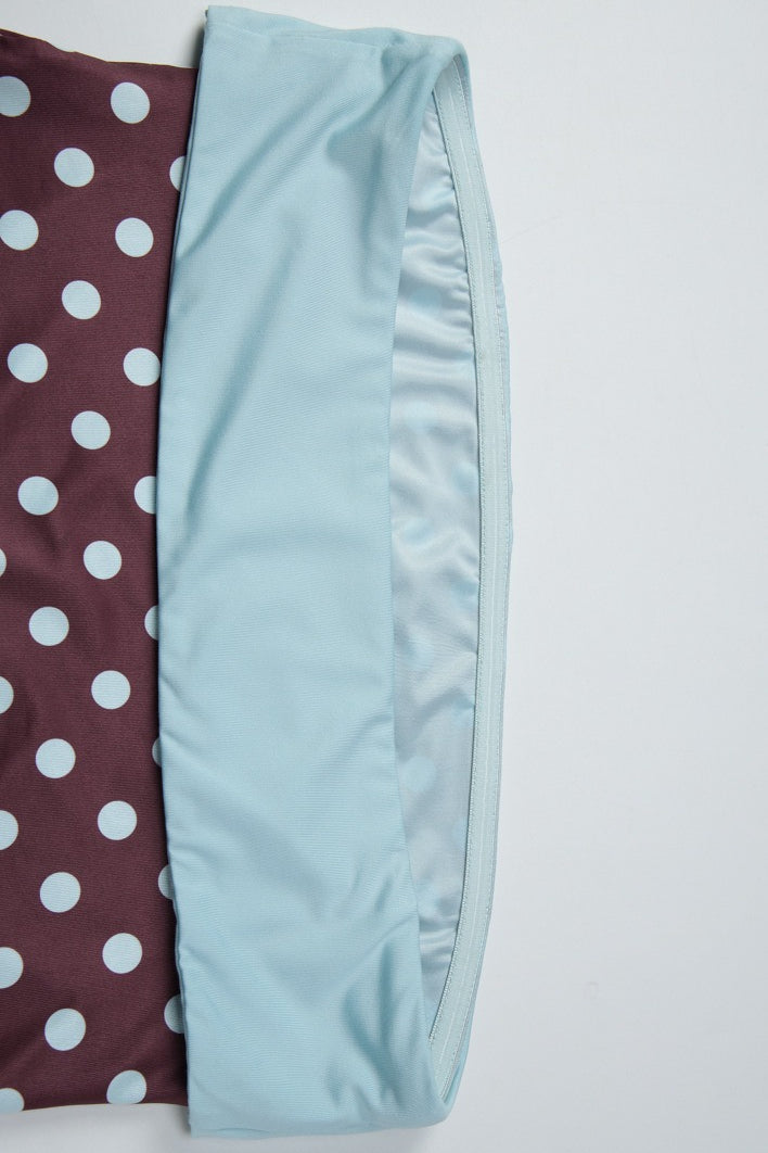 Conjunto de Top Bandeau de Lunares con Cintura Alta y Falda Ajustada Colorblock