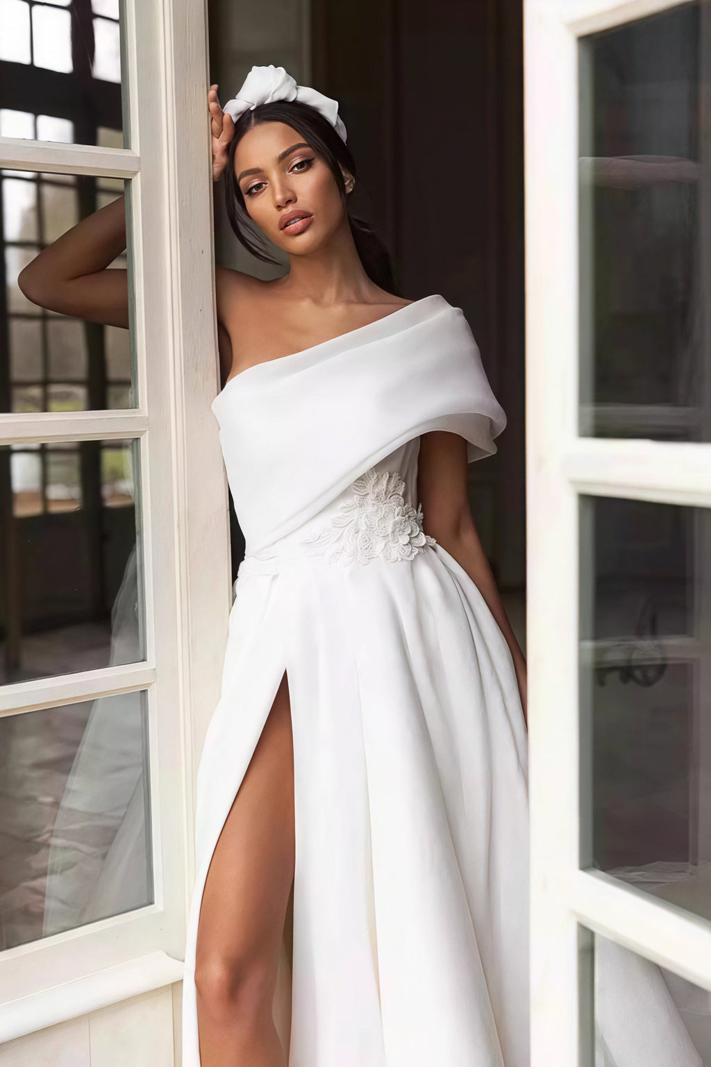 Asymmetrical Shoulder Elegant Wedding Dress