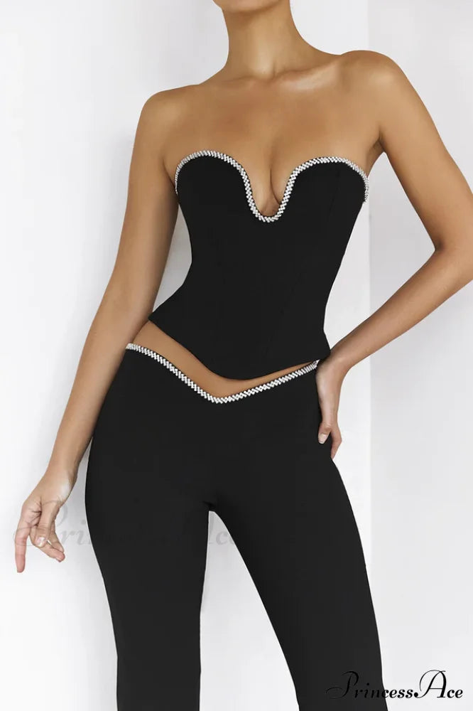 Conjunto de corsé con ribete de cristales y pantalón adornado