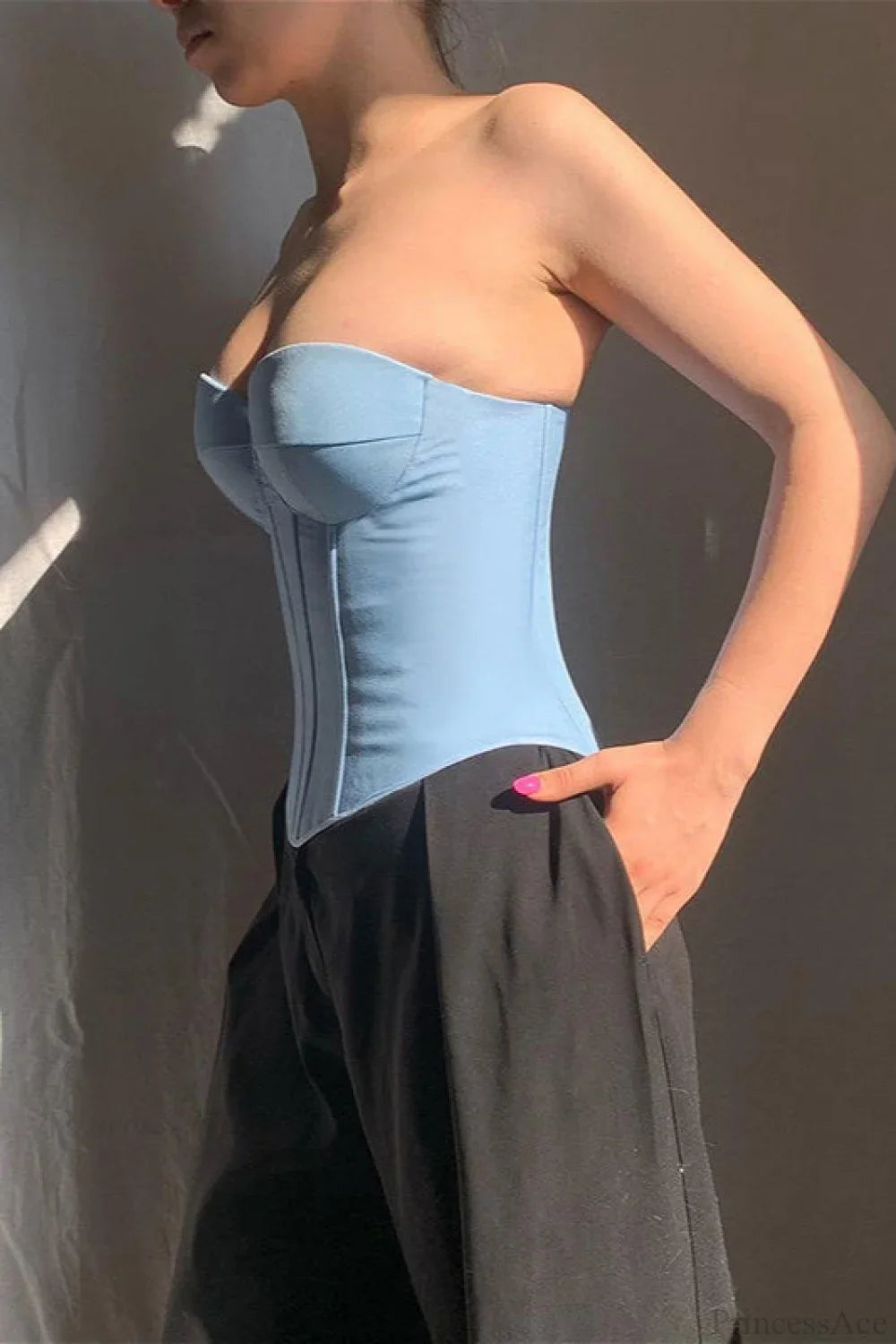 Corsé bustier entallado con copas efecto vaquero