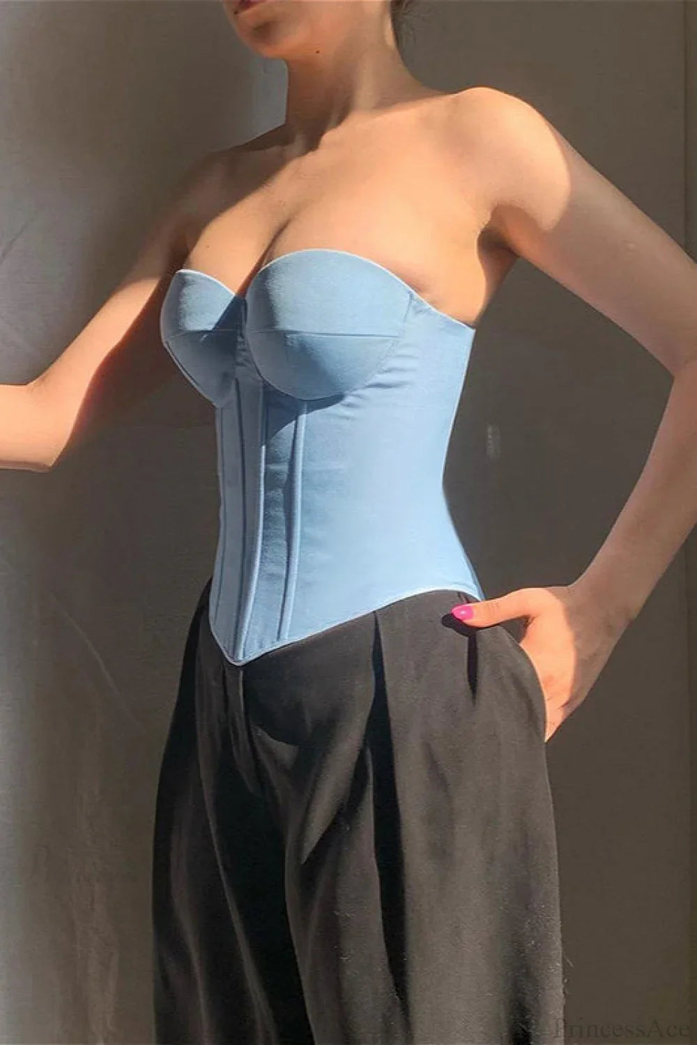Corsé bustier entallado con copas efecto vaquero