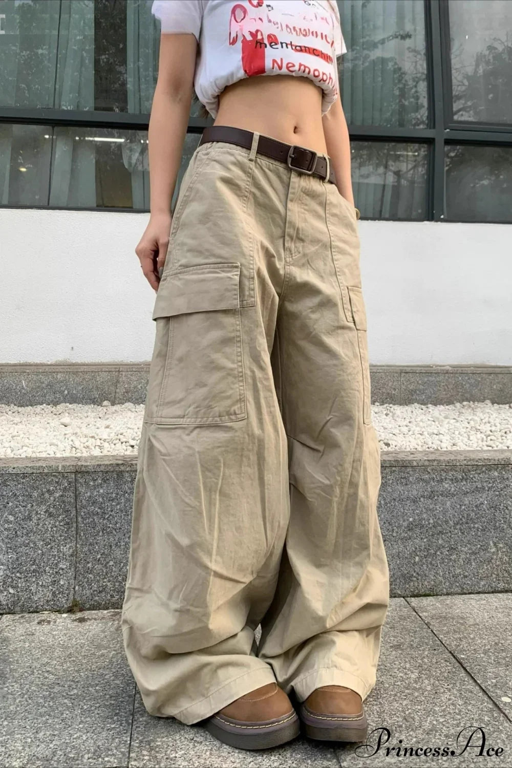Curved Large Pocket Loose Cargo Pants