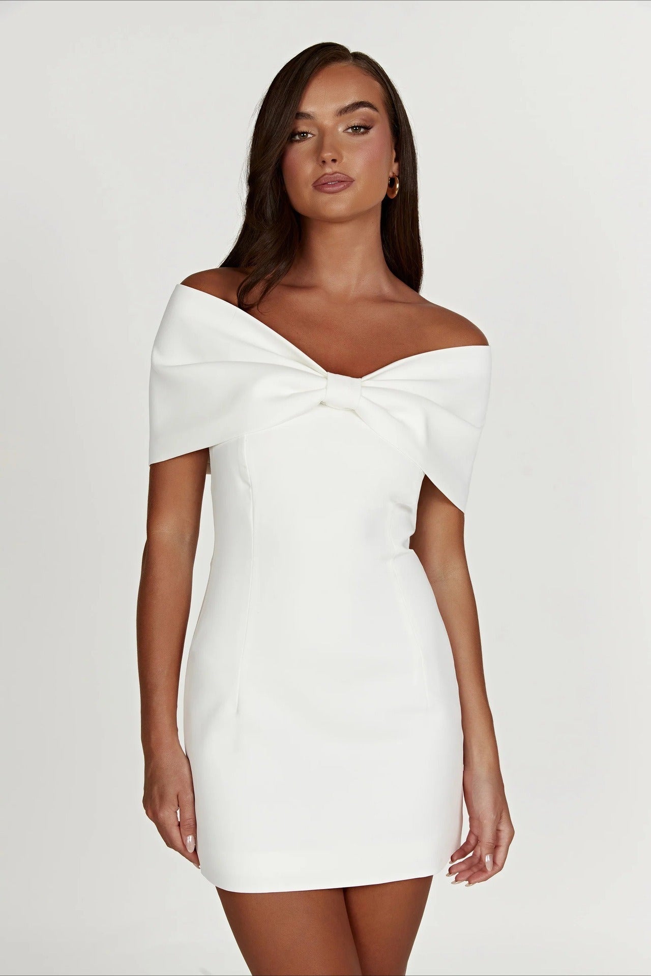 Hombros Descubiertos Ajustado Vestido de Cóctel