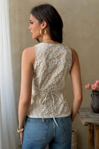 Camiseta sin mangas de jacquard con cuello en U y detalle de botones en color liso