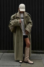 Single-breasted coat with wide notch lapel