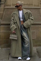 Single-breasted coat with wide notch lapel