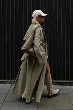 Single-breasted coat with wide notch lapel