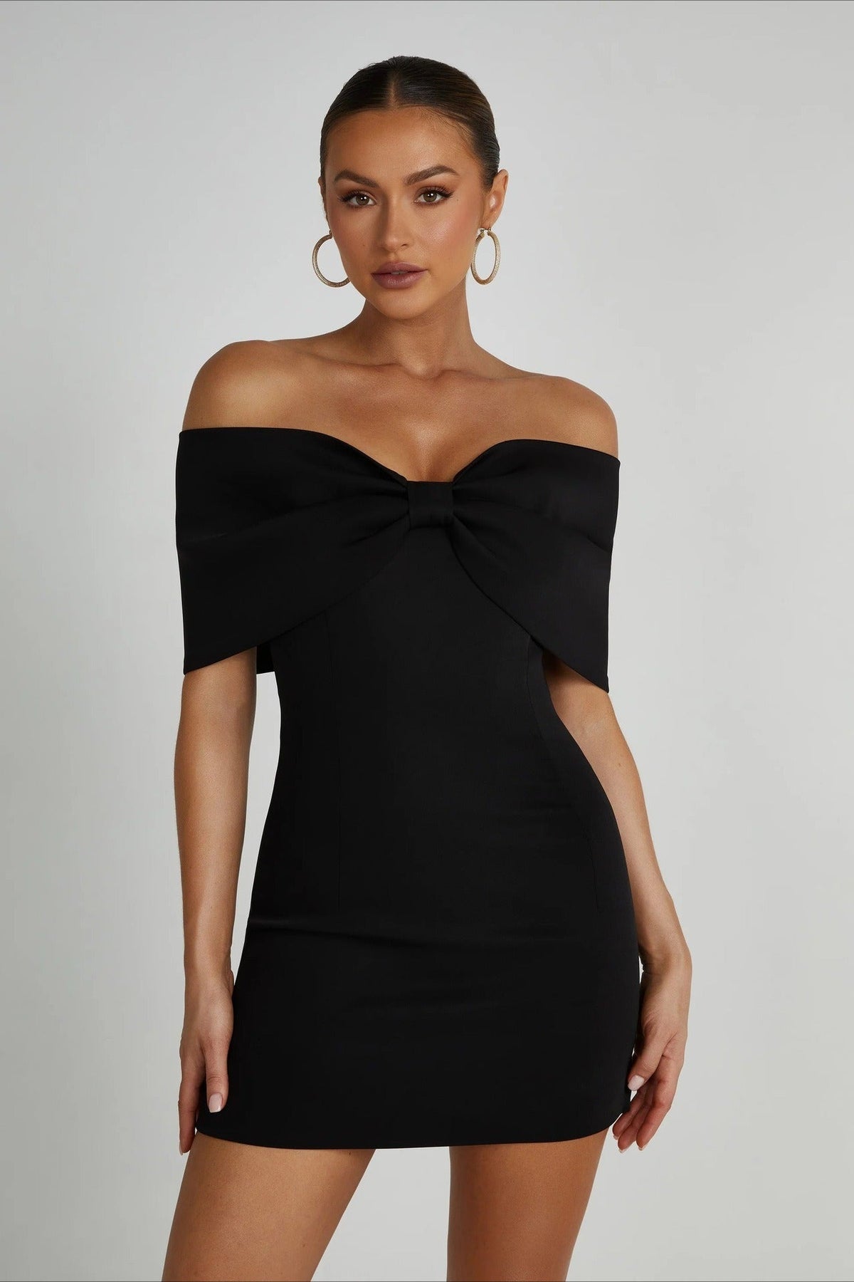 Hombros Descubiertos Ajustado Vestido de Cóctel