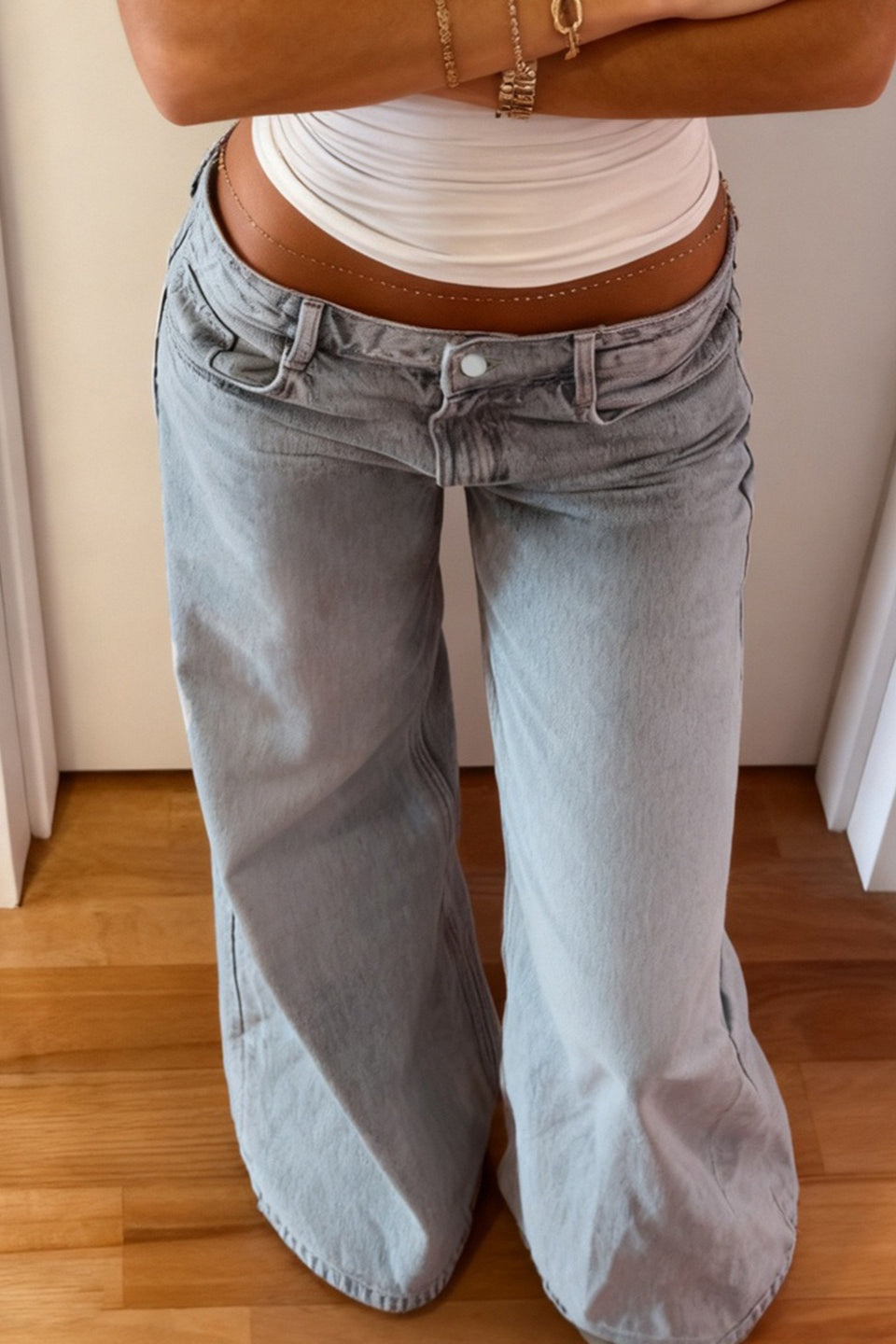 Low Rise Light Wash Wide Leg Jeans