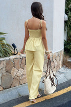 Loose-fitting trousers with a casual tie-waist