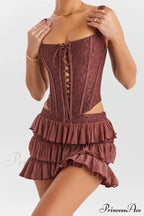 Conjunto de corsé de encaje y minifalda