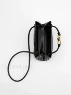 Bolso de Mano con Detalle de Metal Trenzado