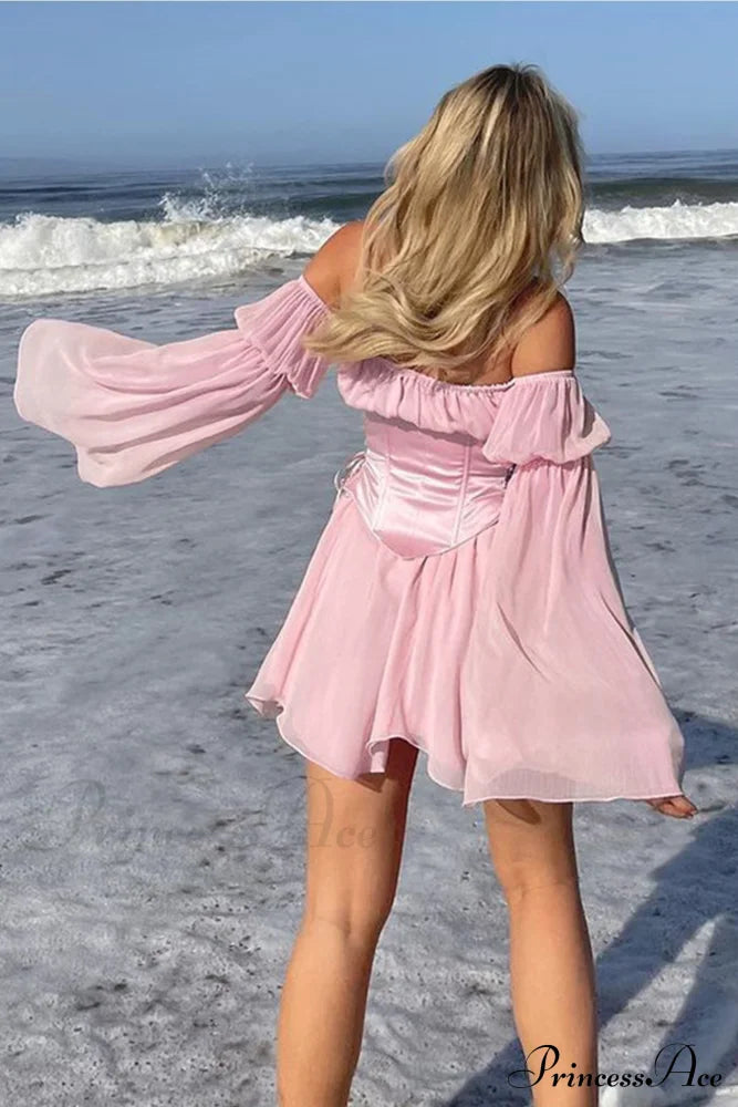 Vestido fruncido corsé de hombros descubiertos con cordones