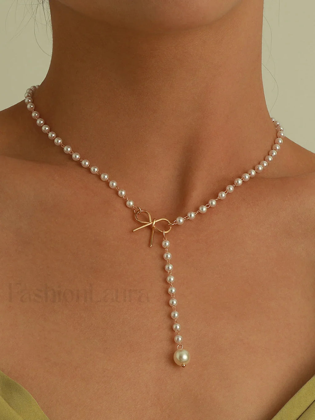 Perla Lazo Knot Collar con Colgante