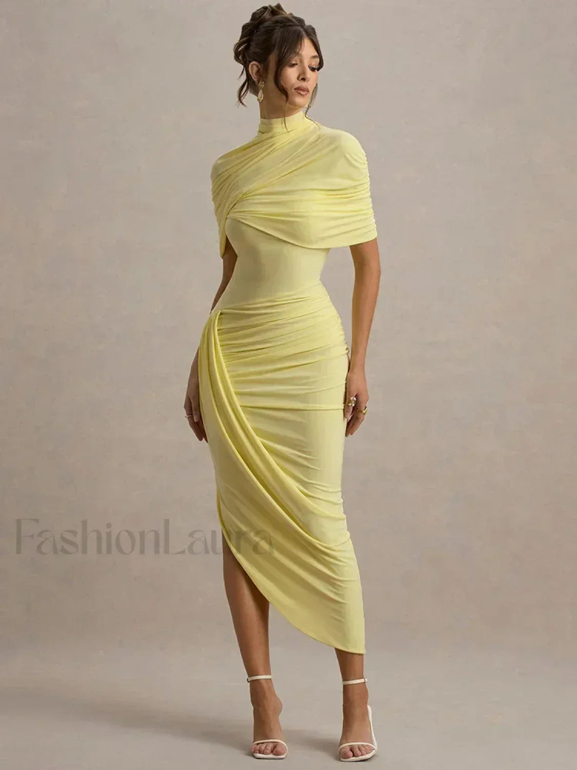 Vestido Midi Fruncido con Cuello Alto