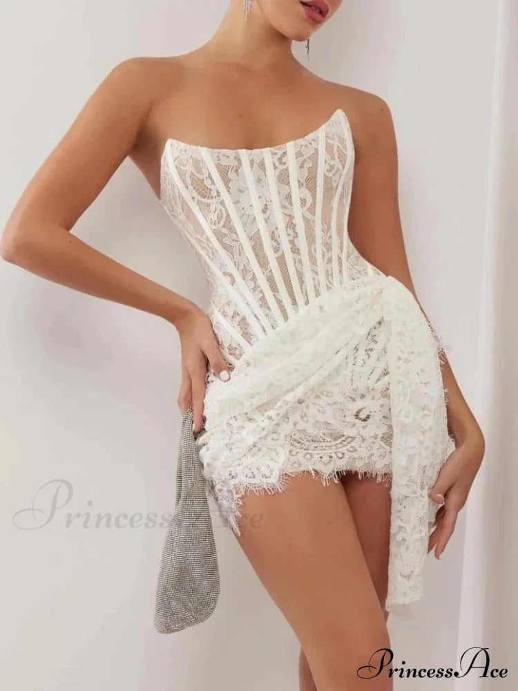 Vestido corto corsé de encaje sin tirantes, ceñido de fiesta